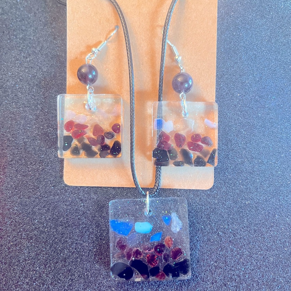 Mookalite necklace and earrings $15